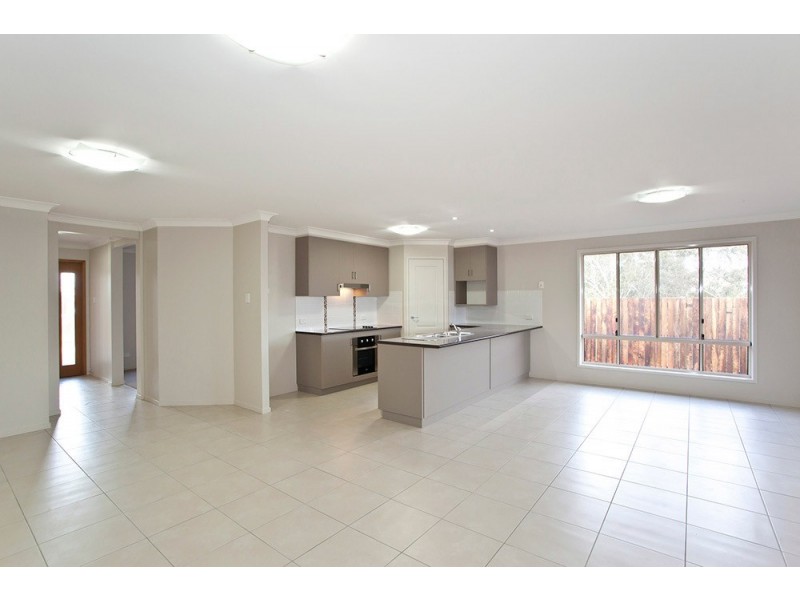 2 Cooranga Street, Glenvale QLD 4350