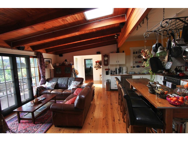 243 Mackenzie Street, Centenary Heights QLD 4350