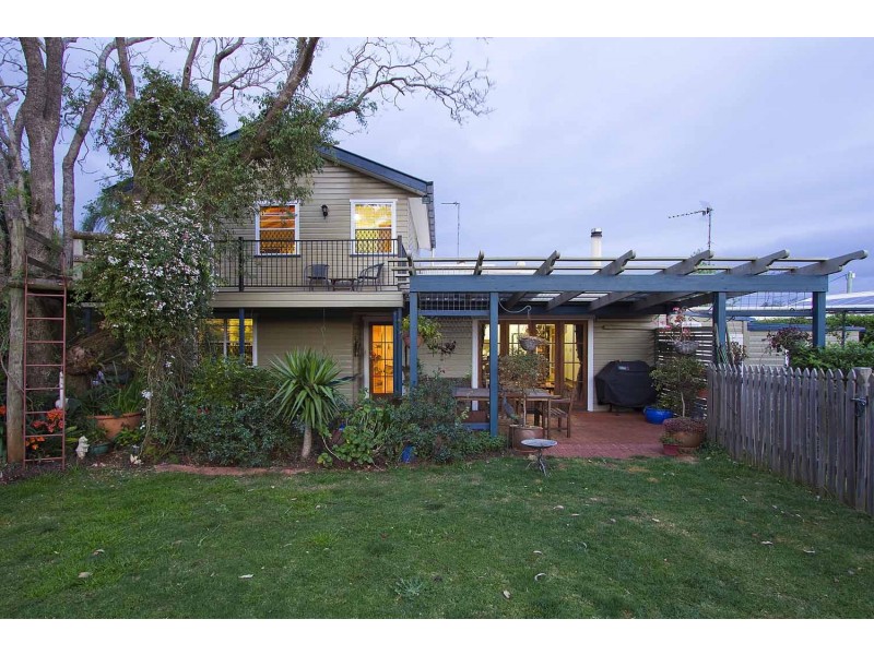 243 Mackenzie Street, Centenary Heights QLD 4350