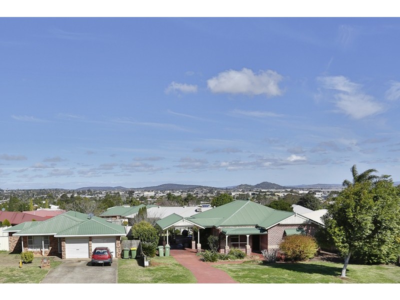 21 Catalina Drive, Wilsonton QLD 4350