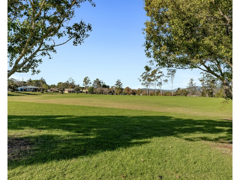 4 Traminer Drive, Wilsonton Heights QLD 4350