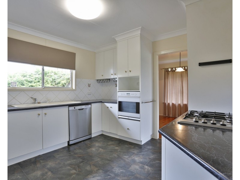 4 Traminer Drive, Wilsonton Heights QLD 4350