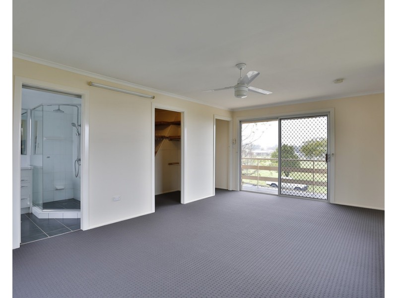 4 Traminer Drive, Wilsonton Heights QLD 4350