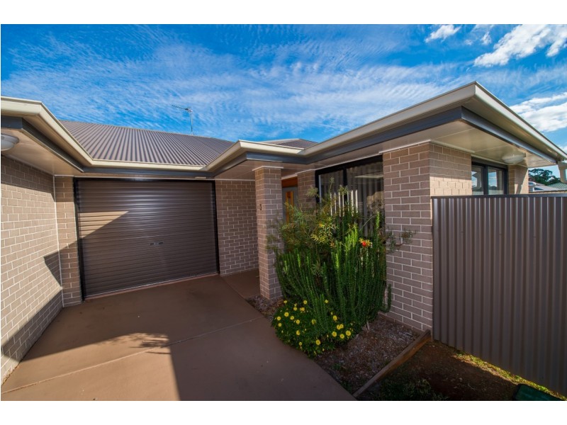 Unit 3/41 Gordon Avenue, Newtown QLD 4350