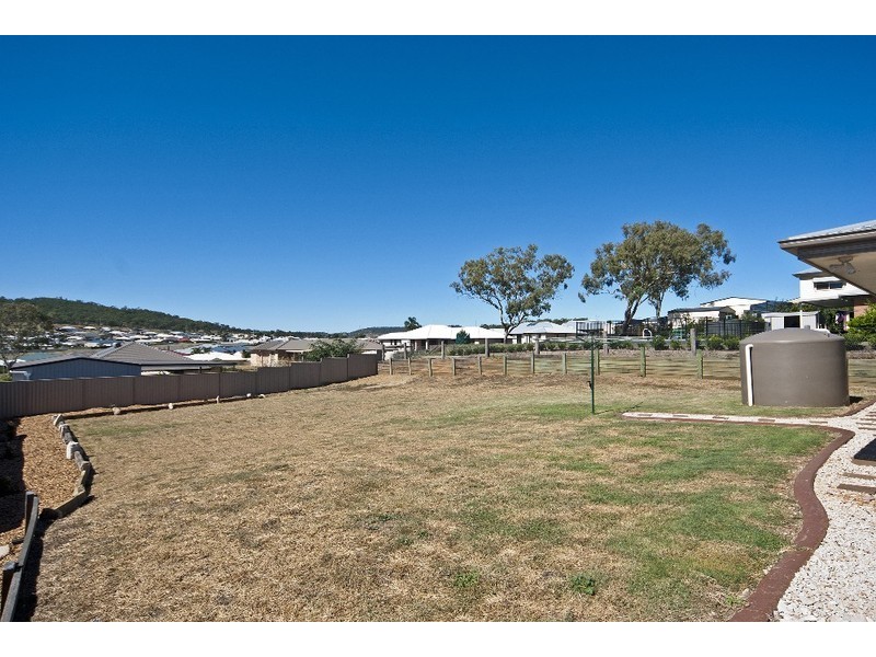 10 Edwin Street, Westbrook QLD 4350