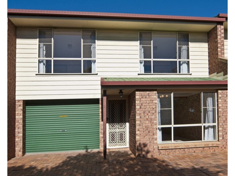 2/355 Tor Street, Wilsonton QLD 4350