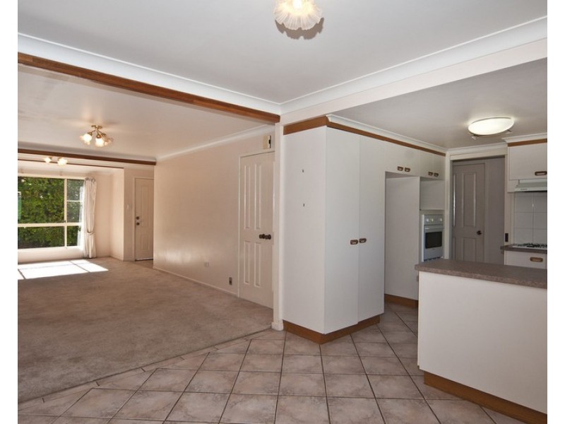 2/355 Tor Street, Wilsonton QLD 4350