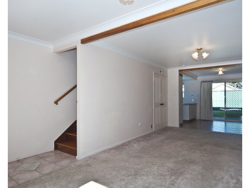 2/355 Tor Street, Wilsonton QLD 4350