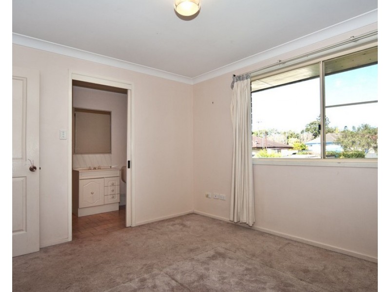 2/355 Tor Street, Wilsonton QLD 4350