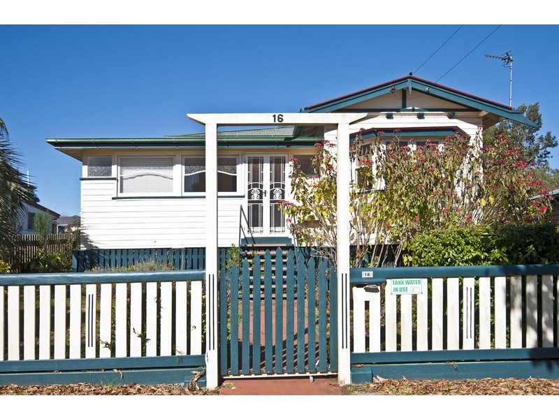 16 Park Street, Wilsonton QLD 4350