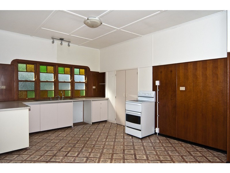 16 Park Street, Wilsonton QLD 4350