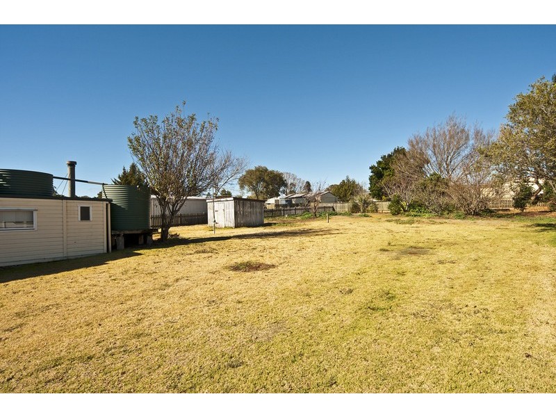 16 Park Street, Wilsonton QLD 4350