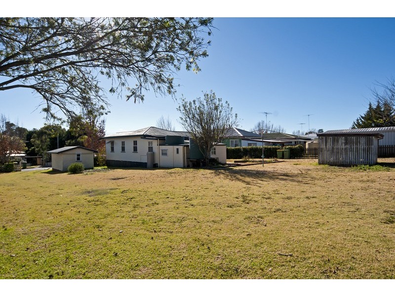 16 Park Street, Wilsonton QLD 4350