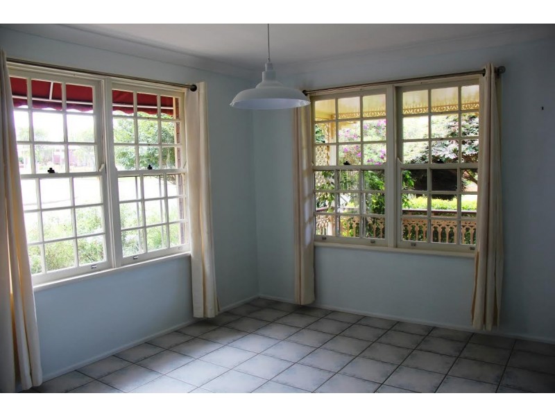 172 Alderley Street, Centenary Heights QLD 4350
