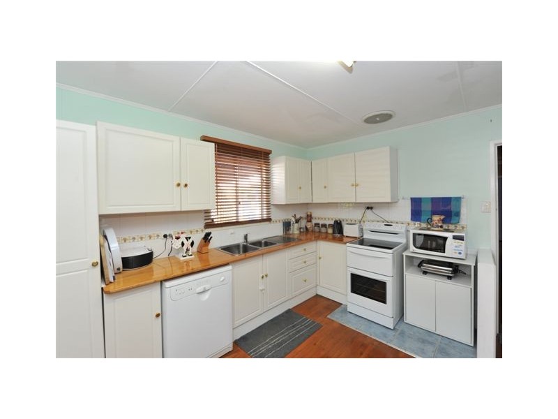 18 Waverley Street, North Toowoomba QLD 4350