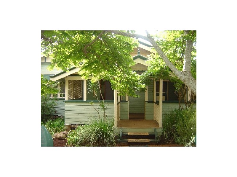 17 Trevethan Street, Mount Lofty QLD 4350