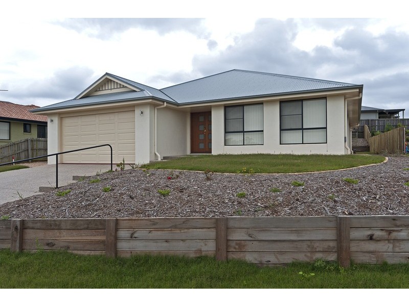 12 McShane Drive, Mount Kynoch QLD 4350
