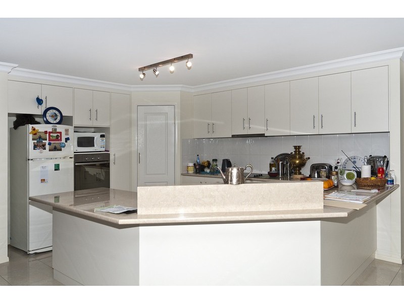 12 McShane Drive, Mount Kynoch QLD 4350