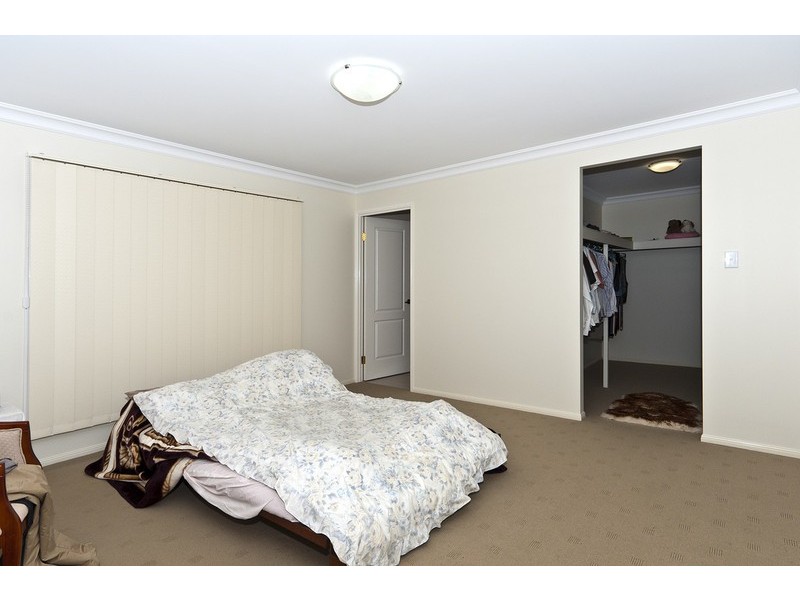 12 McShane Drive, Mount Kynoch QLD 4350