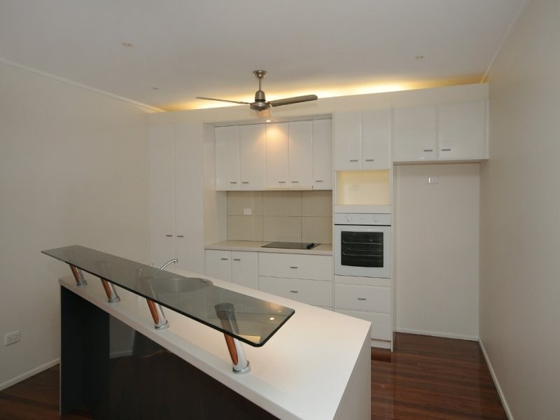 5 Garvey Street, Mount Lofty QLD 4350