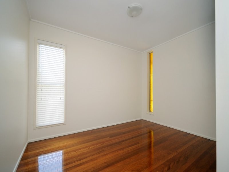 5 Garvey Street, Mount Lofty QLD 4350