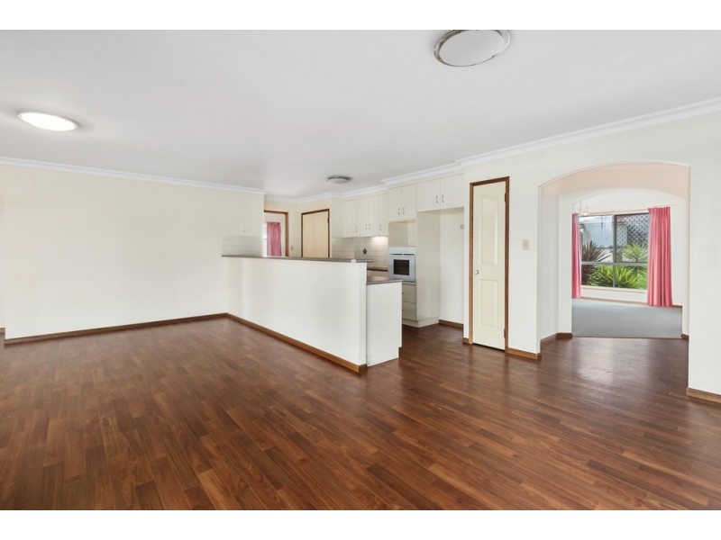 16 Patron Crescent, Glenvale QLD 4350