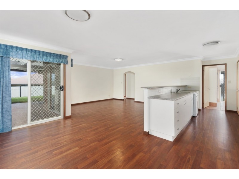 16 Patron Crescent, Glenvale QLD 4350