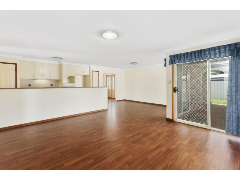 16 Patron Crescent, Glenvale QLD 4350