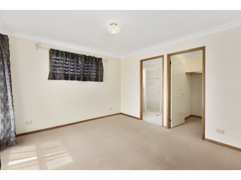 16 Patron Crescent, Glenvale QLD 4350