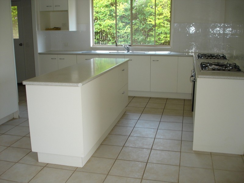 10 Gabrielle Street, Kearneys Spring QLD 4350