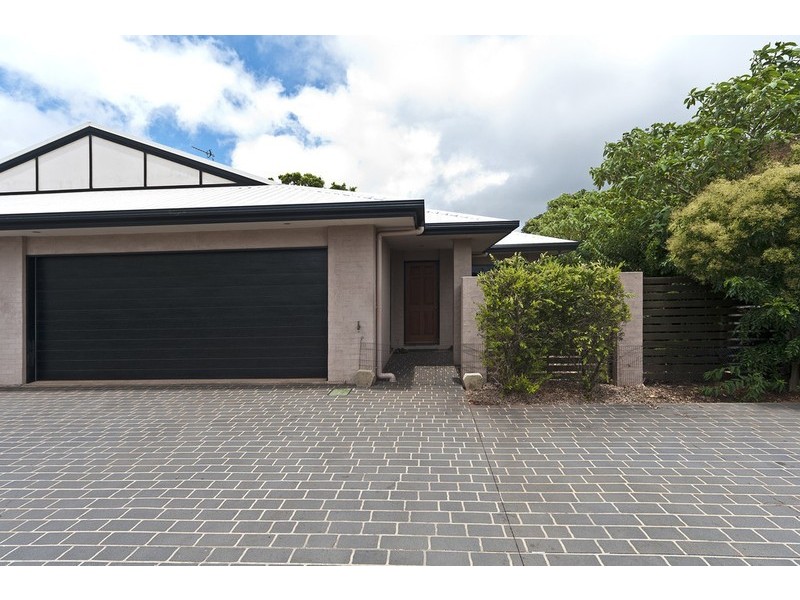 1/302B South Street, Harristown QLD 4350