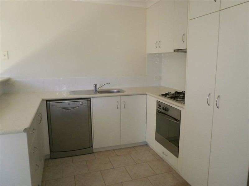 4/14 Uniplaza Court, Kearneys Spring QLD 4350