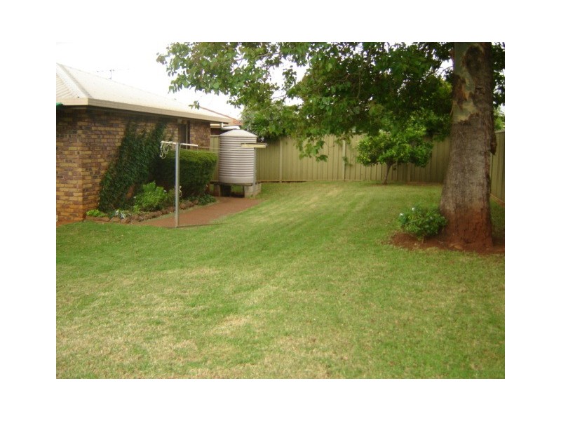 15 Smythe Street, Kearneys Spring QLD 4350