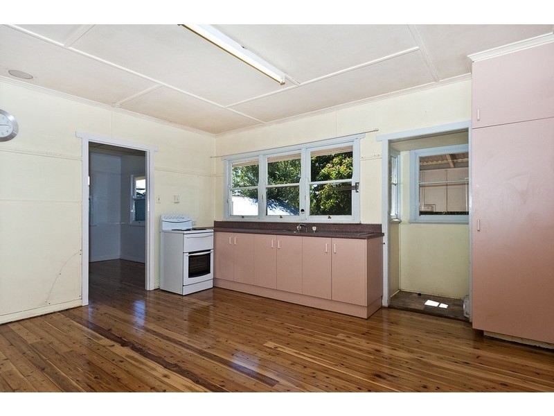8 Helen Street, Newtown QLD 4350