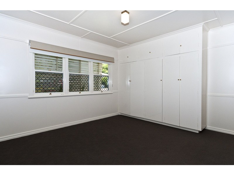 8 Helen Street, Newtown QLD 4350