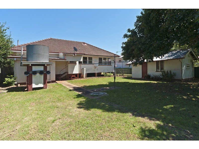 8 Helen Street, Newtown QLD 4350