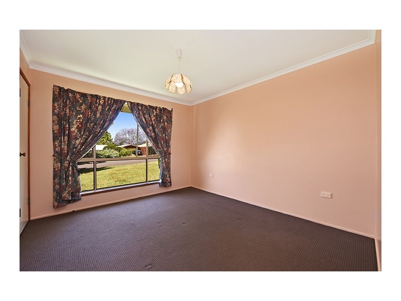 15 Seppelt Street, Wilsonton QLD 4350