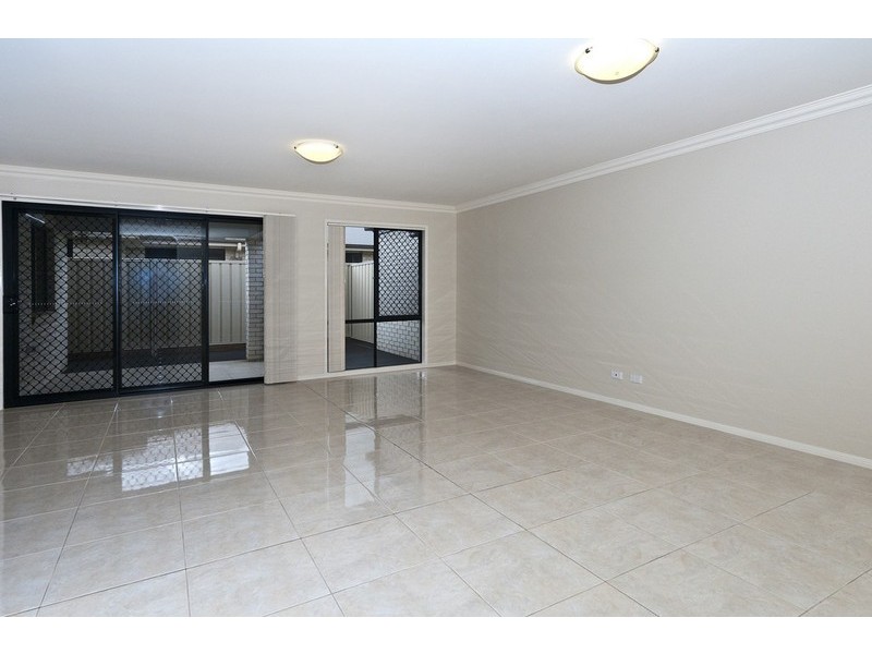 1/16 High Court Drive, Wilsonton Heights QLD 4350