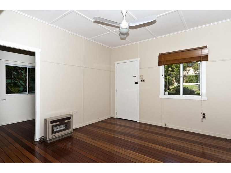 19 Christmas Street, North Toowoomba QLD 4350