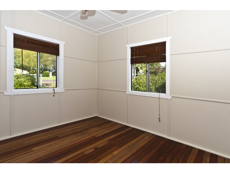 19 Christmas Street, North Toowoomba QLD 4350