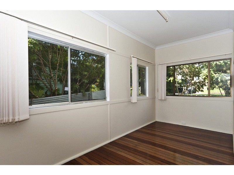 19 Christmas Street, North Toowoomba QLD 4350