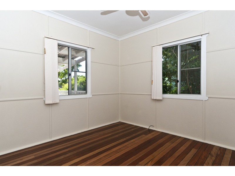 19 Christmas Street, North Toowoomba QLD 4350