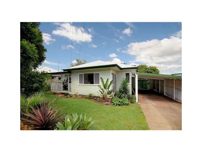 30 Geoffrey Street, Mount Lofty QLD 4350
