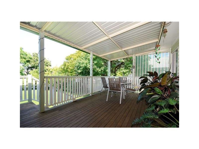 30 Geoffrey Street, Mount Lofty QLD 4350