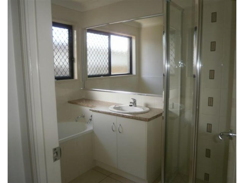 3/10 Devon Street, Newtown QLD 4350