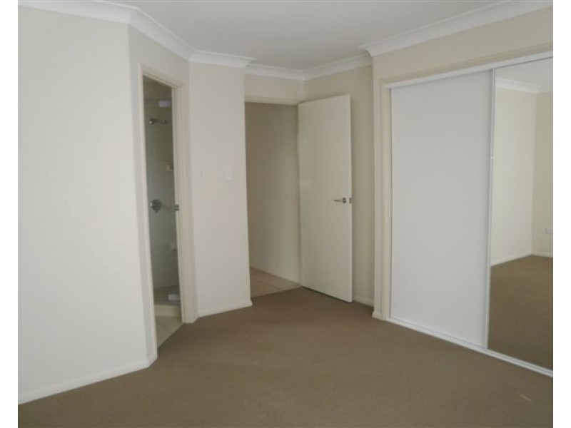 3/10 Devon Street, Newtown QLD 4350