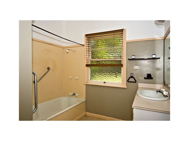 24 John Street, East Toowoomba QLD 4350