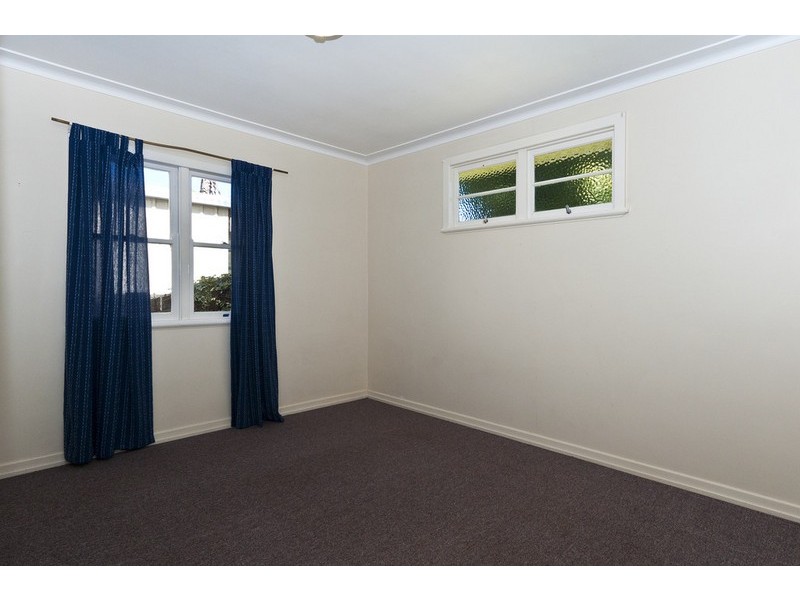 257 West Street, Harristown QLD 4350