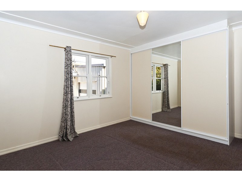 257 West Street, Harristown QLD 4350