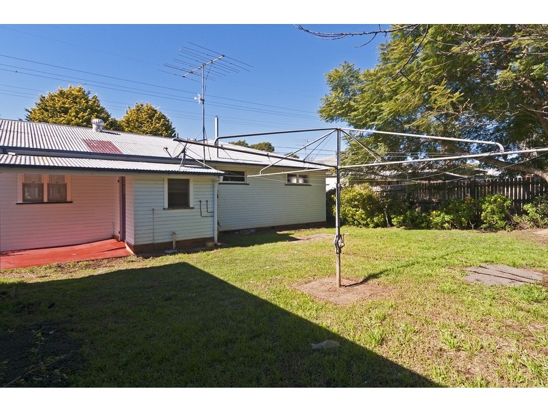 257 West Street, Harristown QLD 4350